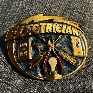 Vintage ‘82 men’s electrician belt buckle